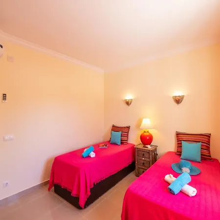 빌라 Holiday Home In Guia With Heated Pool 알부페이라