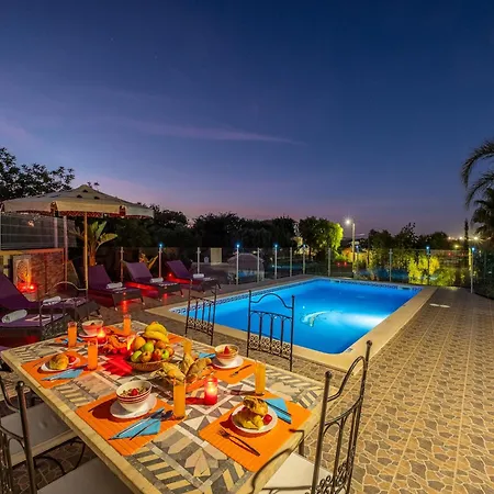 Holiday Home In Guia With Heated Pool 알부페이라