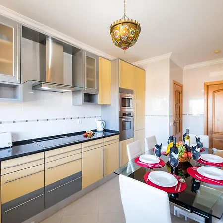 Holiday Home In Guia With Heated Pool
