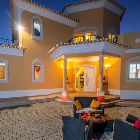 Villa Holiday Home In Guia With Heated Pool Albufeira