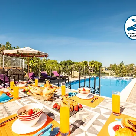 빌라 Holiday Home In Guia With Heated Pool