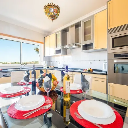 빌라 Holiday Home In Guia With Heated Pool *